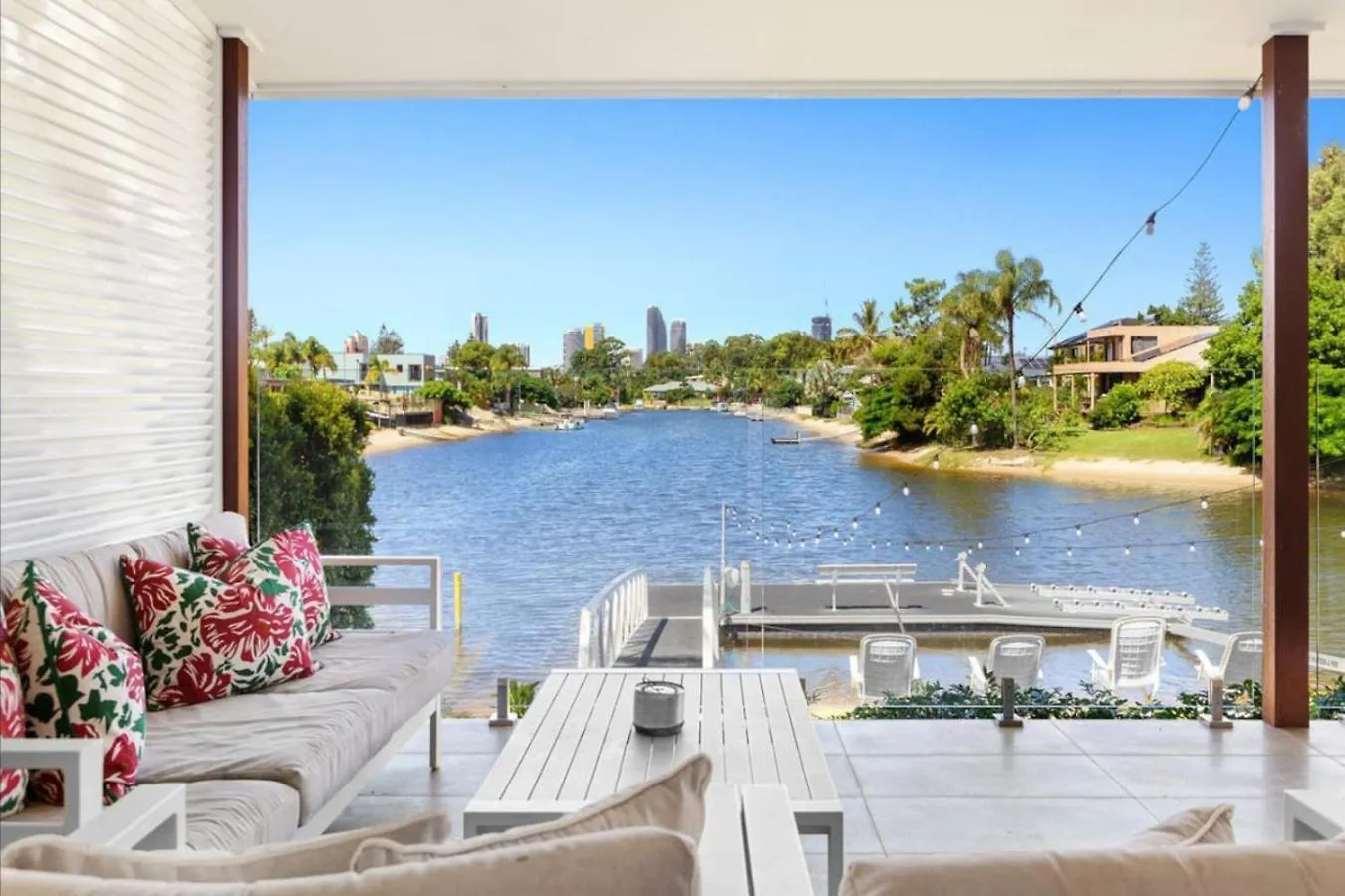 Villa Water View Family Getaway - Wifi, Pool, Bbq Gold Coast