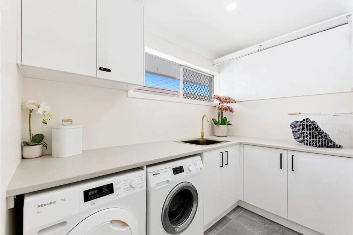 Villa Water View Family Getaway - Wifi, Pool, Bbq Gold Coast Australien