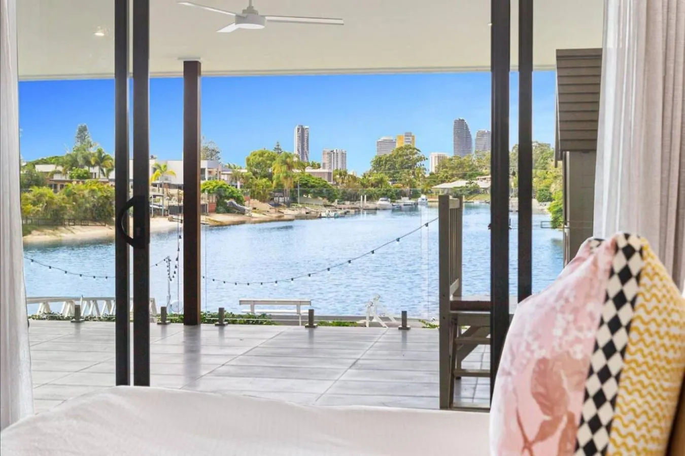 Villa Water View Family Getaway - Wifi, Pool, Bbq Gold Coast Australien